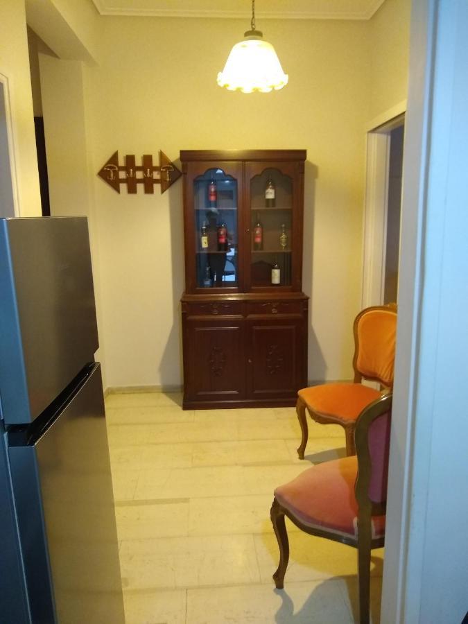 Acropolis Within 10 Minutes Walk! Classical Apartment And A Hostess At Your Side! Atene Esterno foto