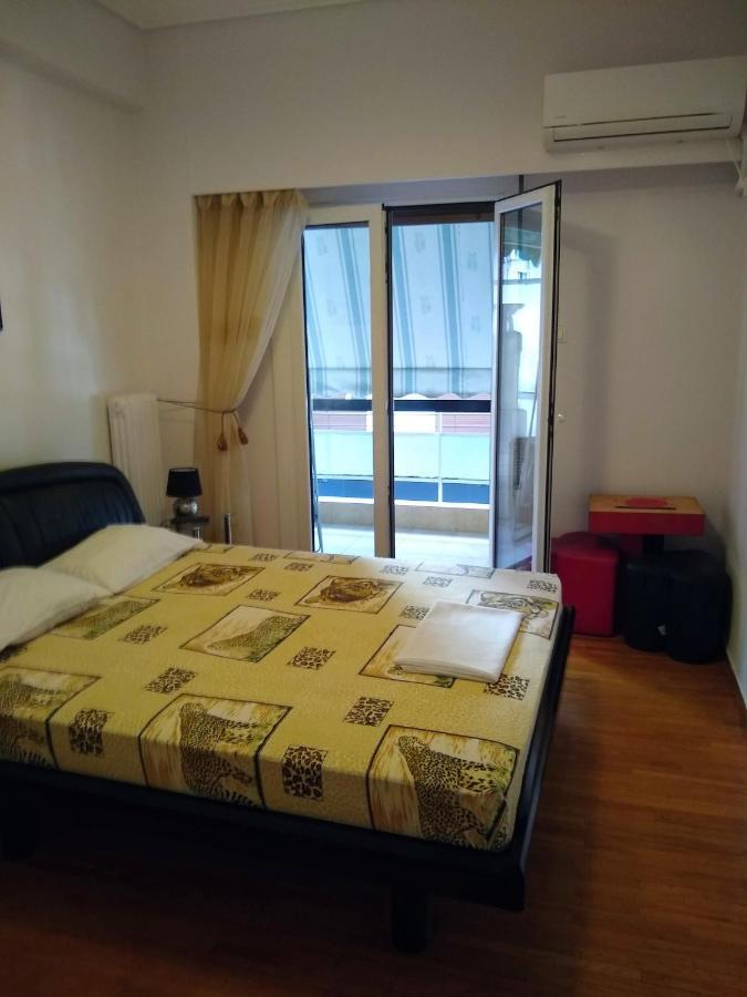 Acropolis Within 10 Minutes Walk! Classical Apartment And A Hostess At Your Side! Atene Esterno foto