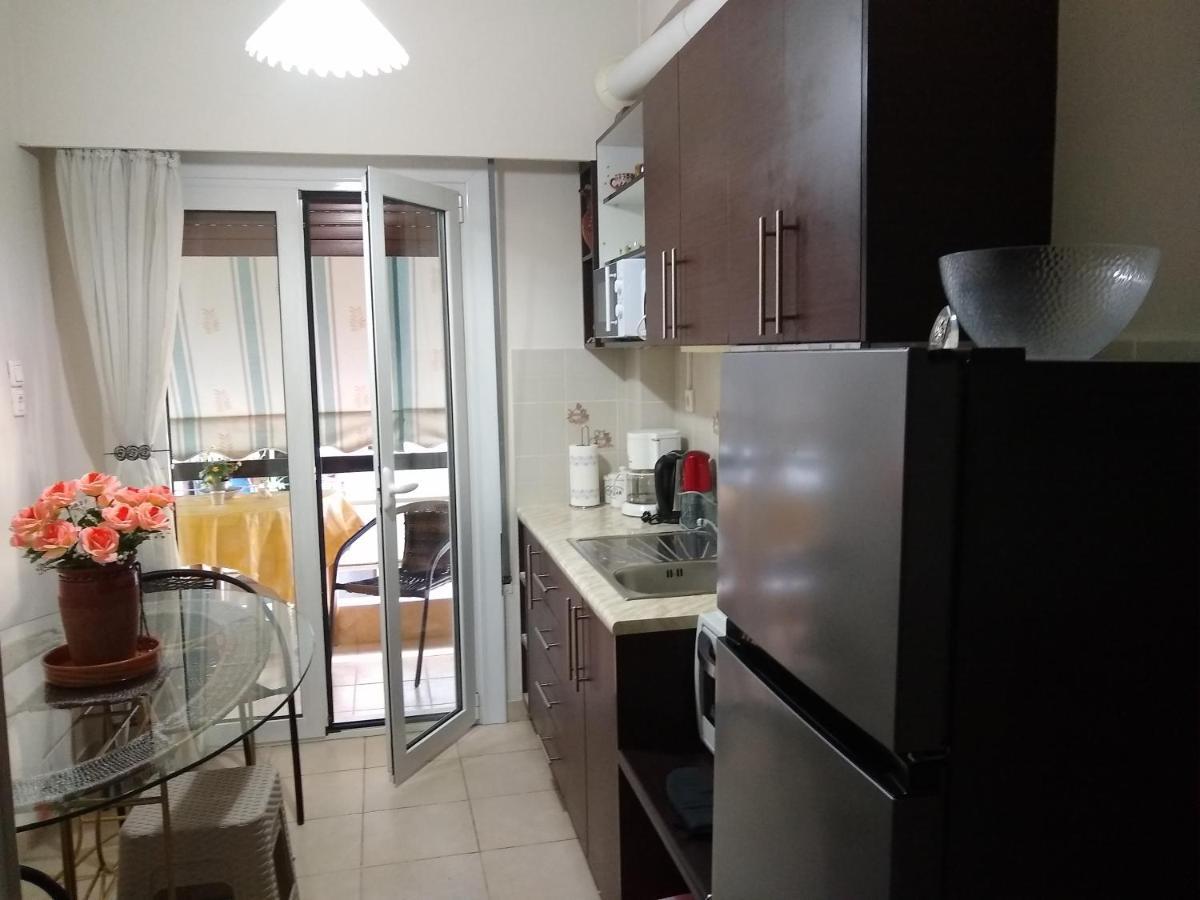 Acropolis Within 10 Minutes Walk! Classical Apartment And A Hostess At Your Side! Atene Esterno foto